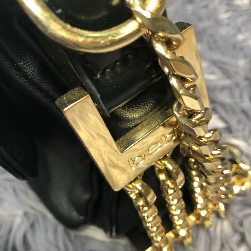 Bebe purse with gold tone chain 🔥🔥🤩🤩🤩 - Picture 8 of 9